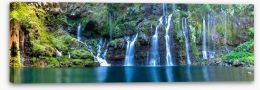 Panorama cascade Stretched Canvas 45384328