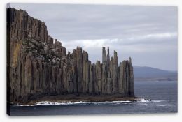 Dramatic Tasmanian coastline Stretched Canvas 46640362