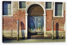Venetian entrance Stretched Canvas 82639478